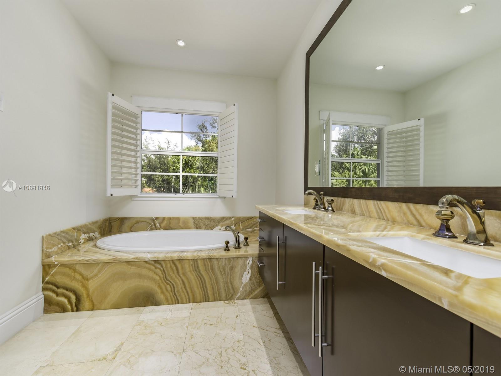 Pinecrest Manor - Residential Lease