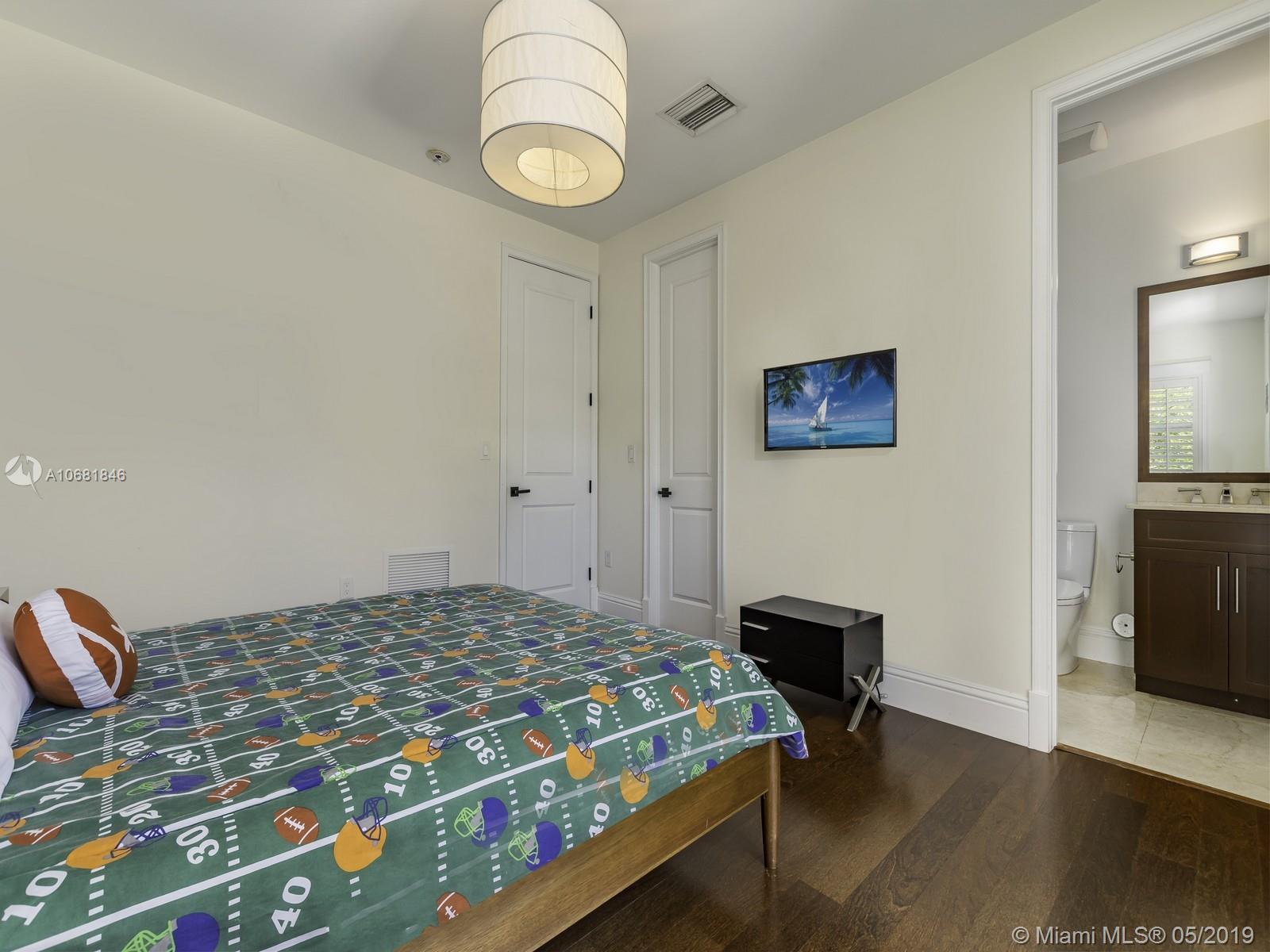 Pinecrest Manor - Residential Lease