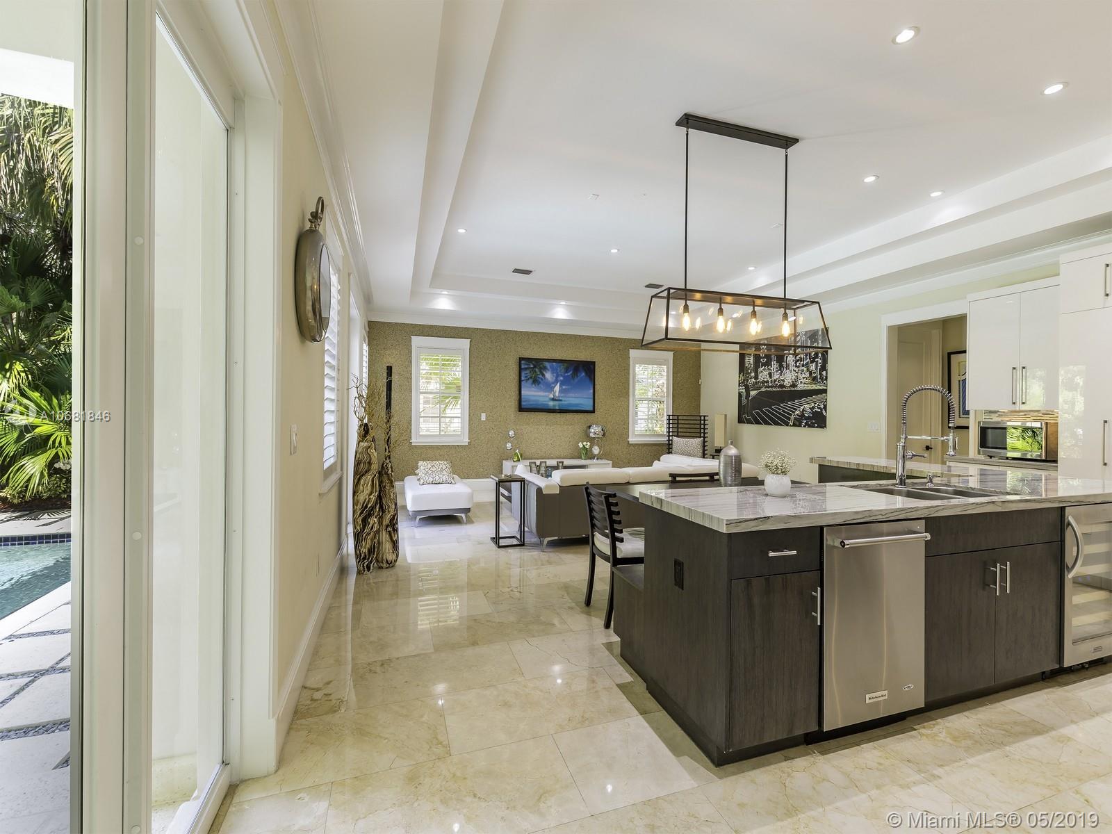 Pinecrest Manor - Residential Lease