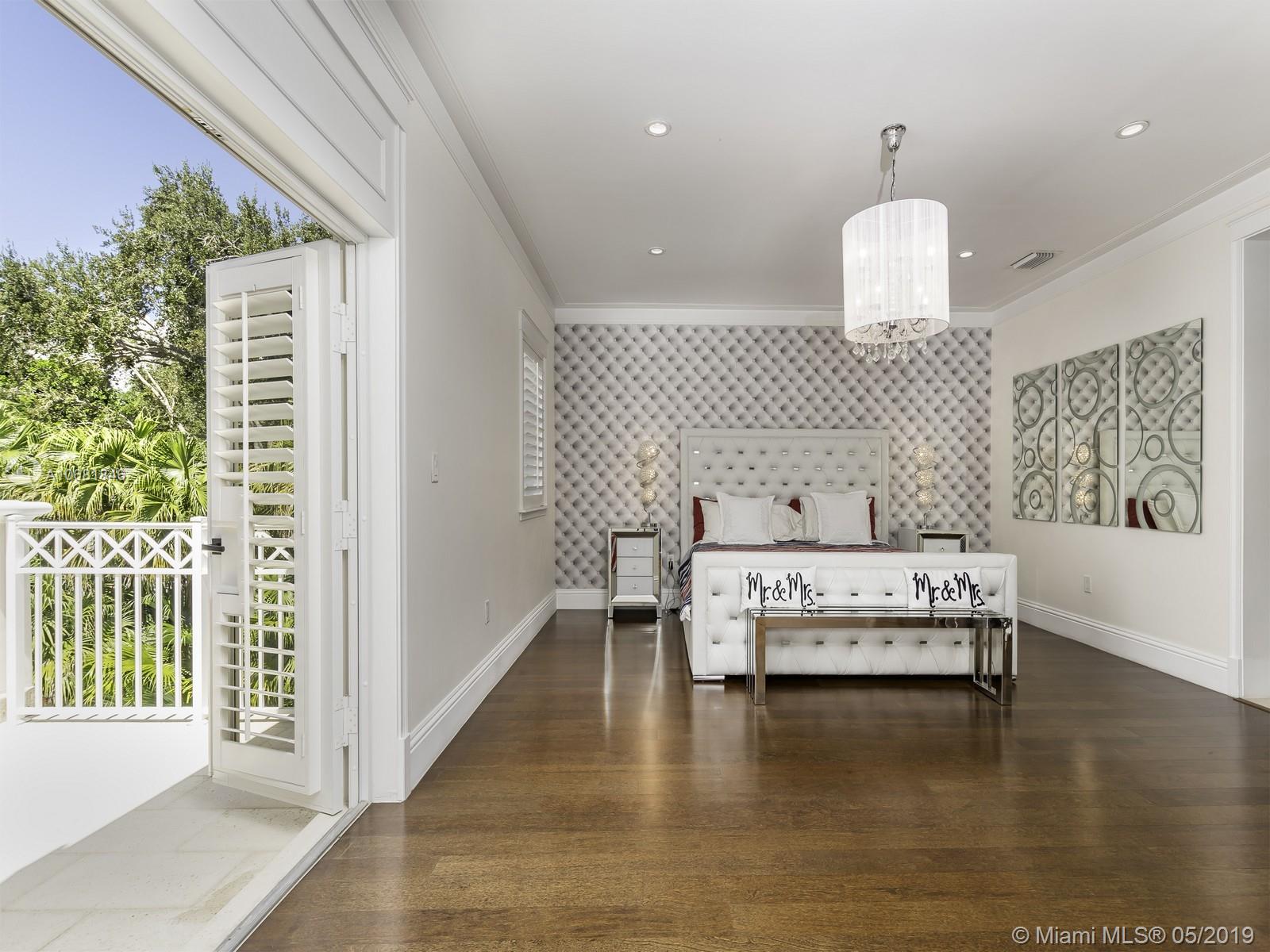 Pinecrest Manor - Residential Lease