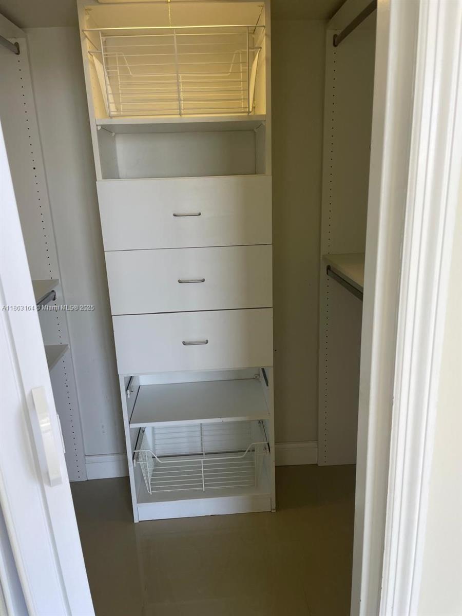 ISLAND POINTE CONDO - Residential Lease