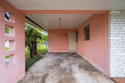 Single Family Residence in Miami FL 11801 170th Ter Ter 18.jpg