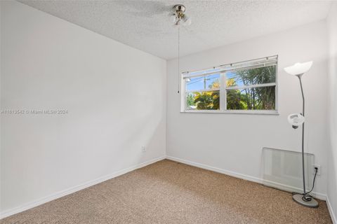 Single Family Residence in Miami FL 11801 170th Ter Ter 12.jpg