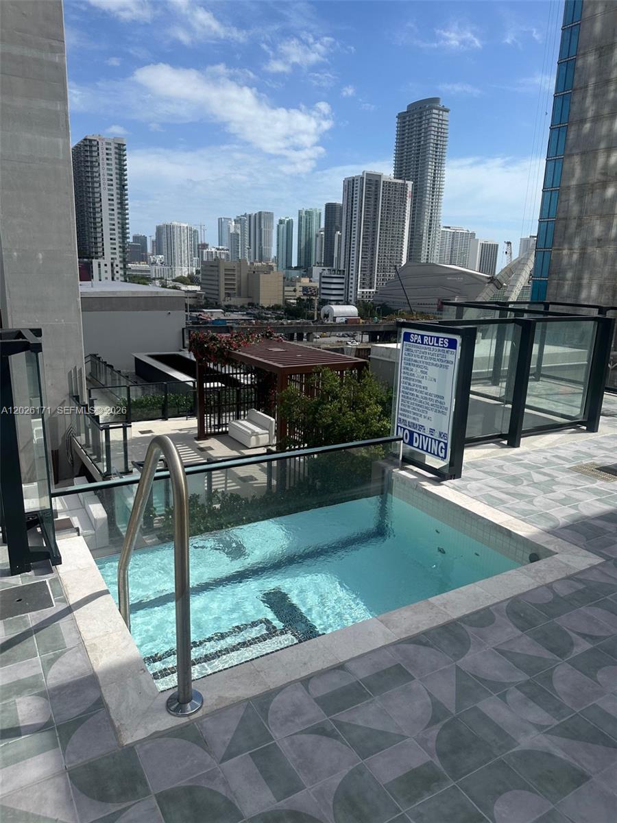MIAMI NORTH - Residential