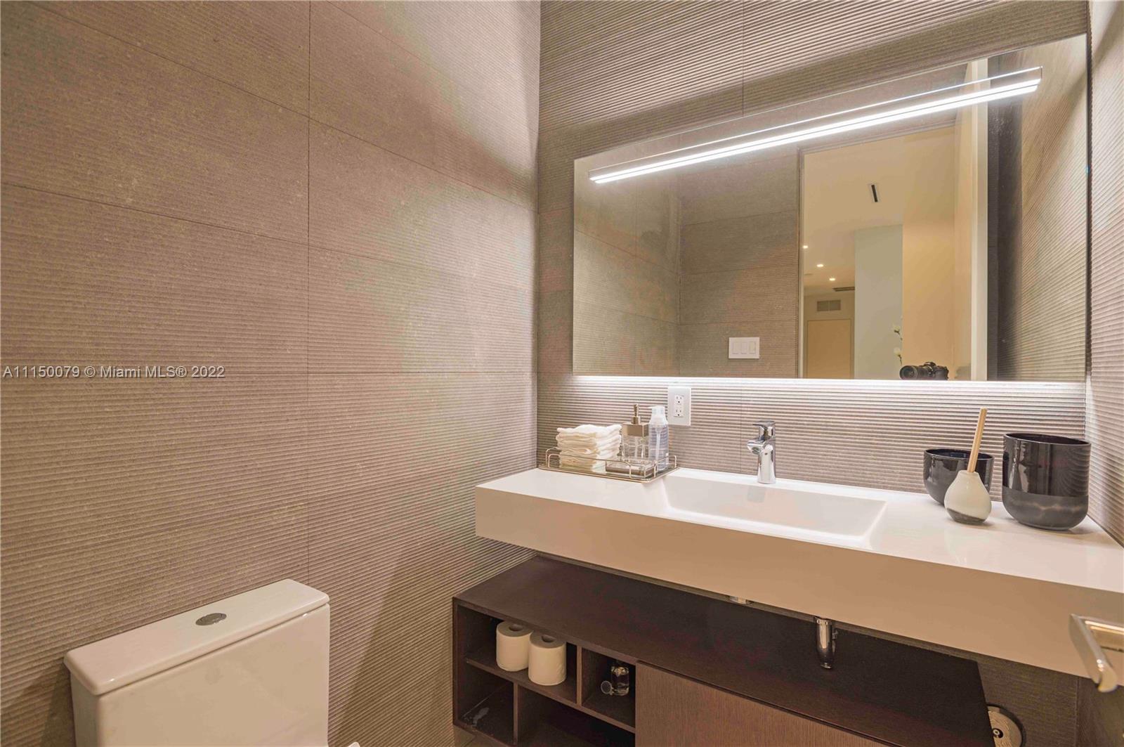 LAUDERDALE HARBORS SEC A - Residential Lease