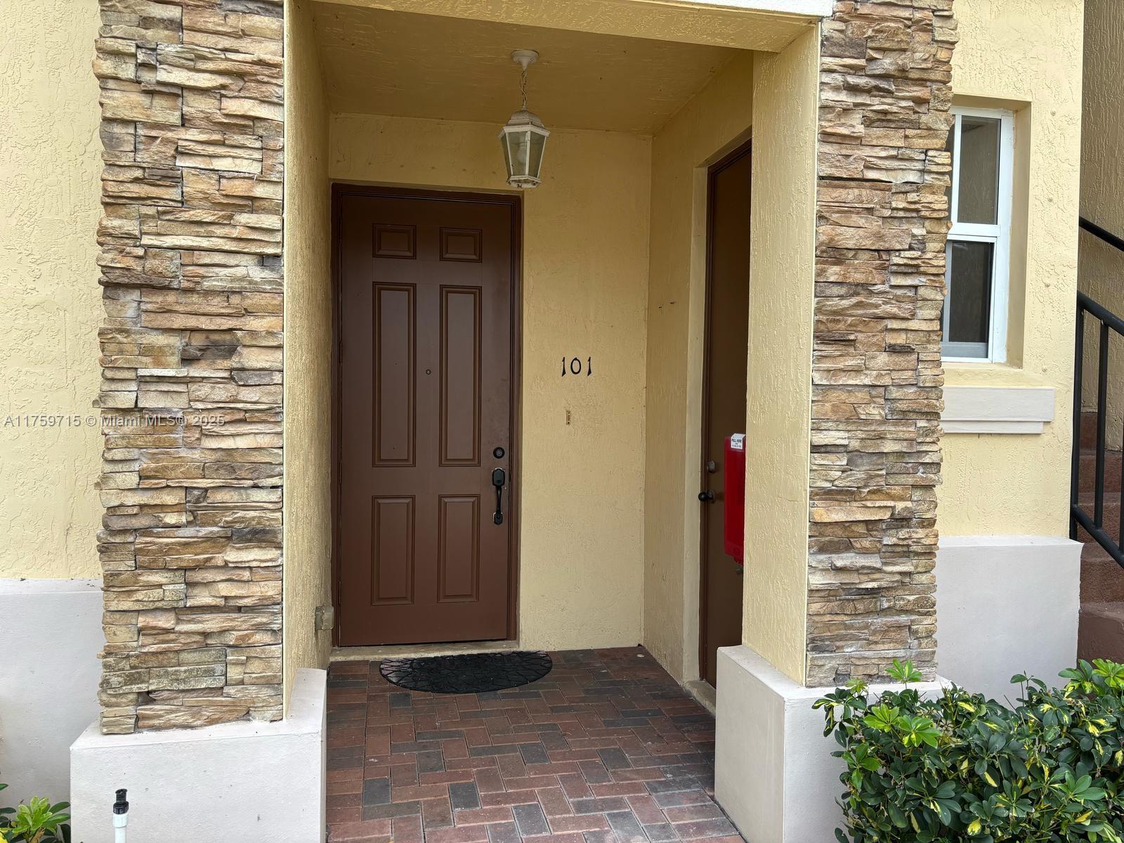 3350 NE 13th Cir Dr 101-21