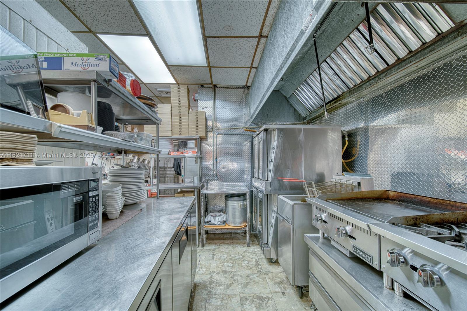 Thriving 25-Year Restaurant – Hialeah Gardens
Rare opportunity to own a well-established restaurant with 25 years of proven success and still thriving! Located in the heart of Hialeah Gardens, this 1,400 sq. ft. space offers seating for 49, low rent at $4,730/month, and a solid 5-year lease with a 5-year renewal option.
Currently generating $10K–$12K in net monthly profit with a reliable team of 3 employees (plus owner).
Offered at only $199,000, this is a true turnkey operation ready for new ownership.