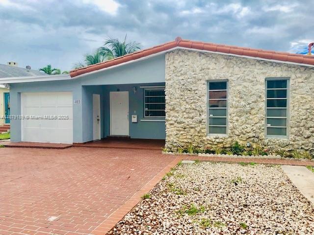 LITTLE GABLES HOMT IN MINT CONDITION, TOTAL OF 4 BEDROOMS, 3 BATHROOMS, INCLUDES IN-LAW QUARTER, TILES THROUGHOUT, SPACIOUS LAYOUT, LAUNDRY ROOM WITH WASHER & DRYER. LARGE TERRACE GREAT FOR ENTERTAINING. CENTRAL A/C. CENTTRALLY LOCATED IN THE HEART OF MIAMI. MINUTES AWAY FROM CORAL GABLES, SHOPPING, RESTURANTS, AIRPORT & MORE.