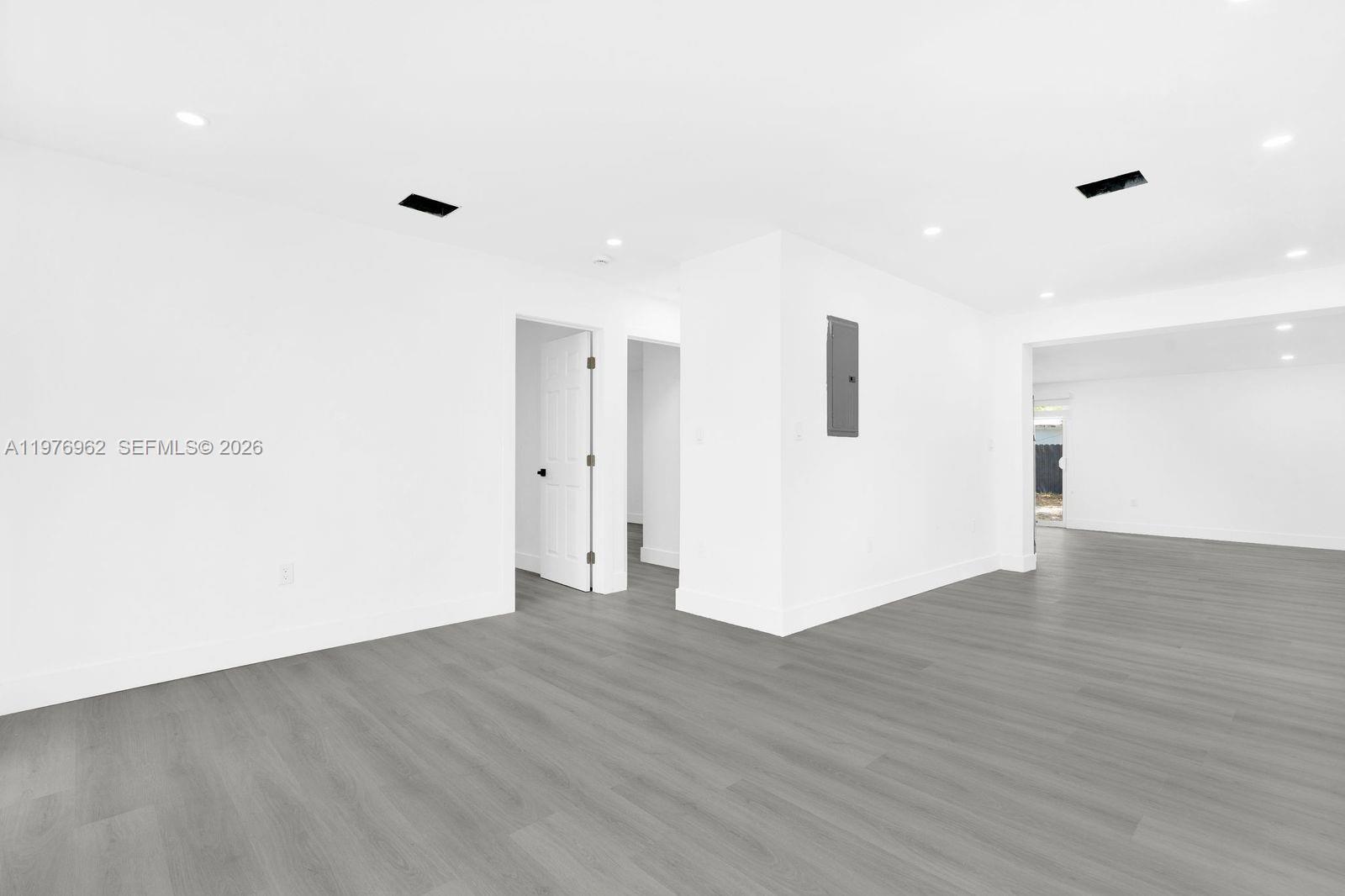 BUNCHE PARK PB 50-20 LOT 1 - Residential