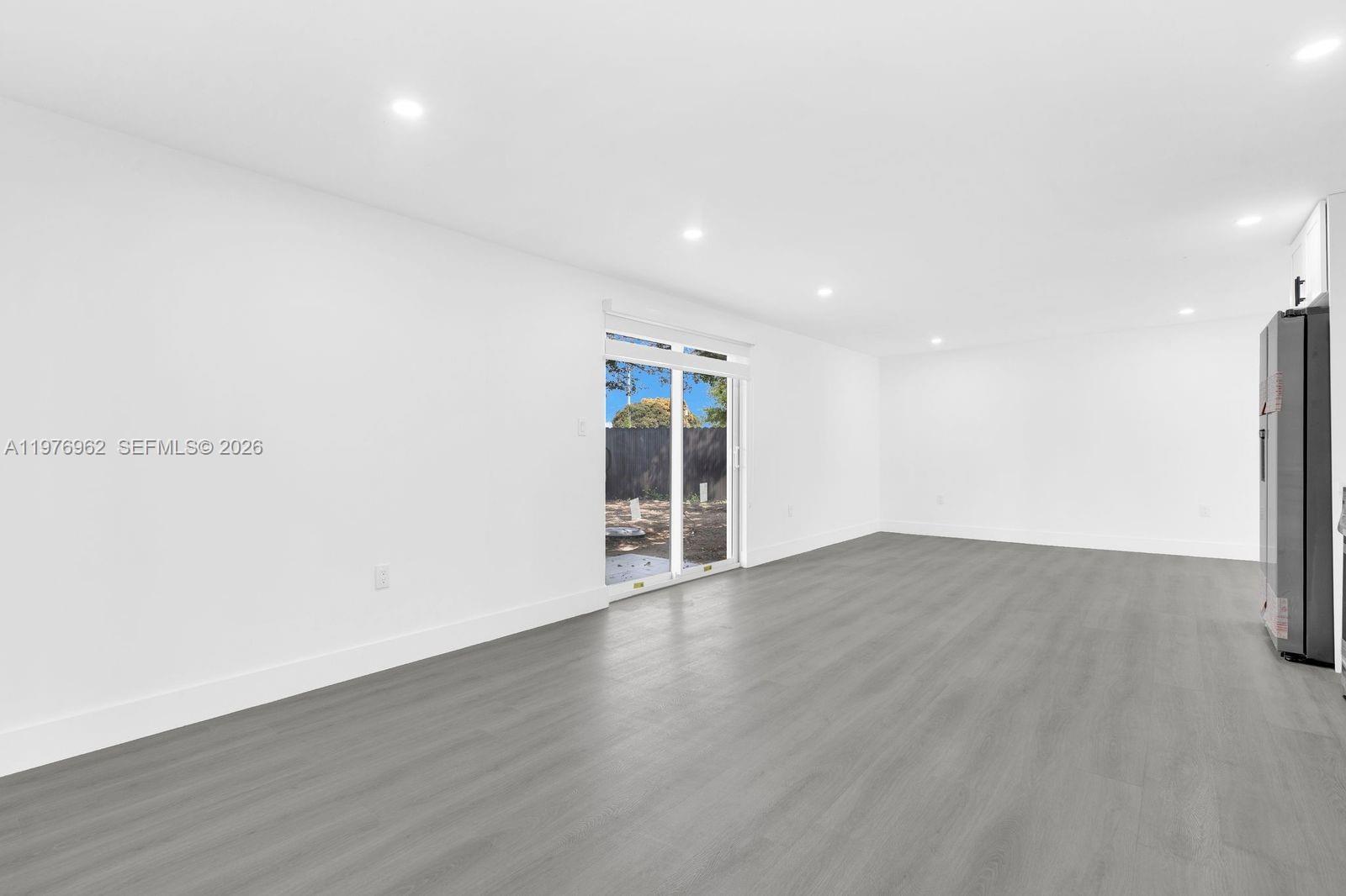 BUNCHE PARK PB 50-20 LOT 1 - Residential