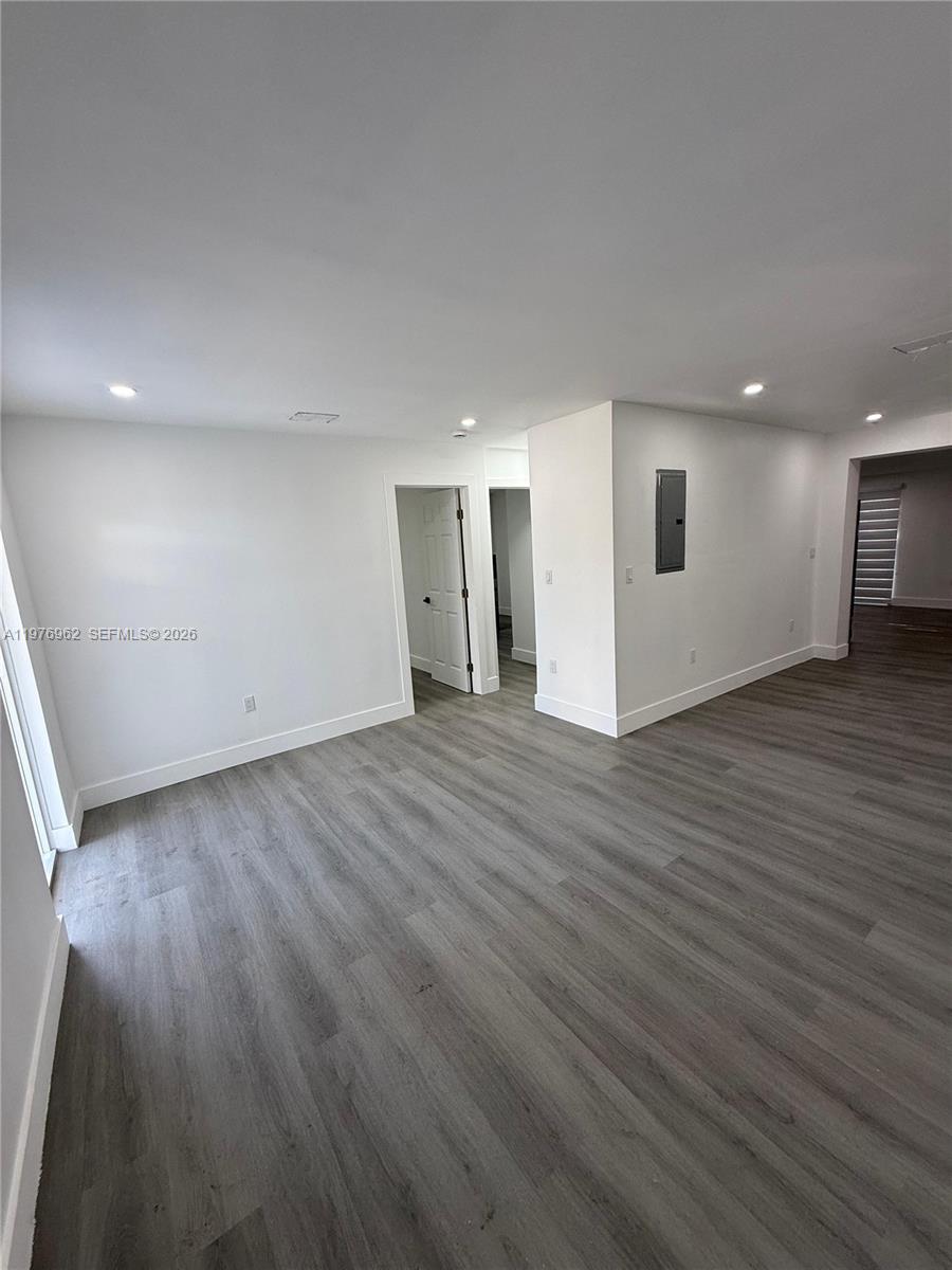 BUNCHE PARK PB 50-20 LOT 1 - Residential