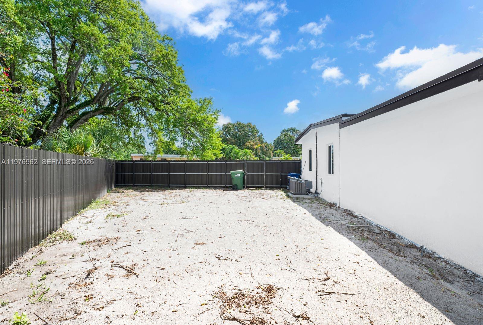 BUNCHE PARK PB 50-20 LOT 1 - Residential