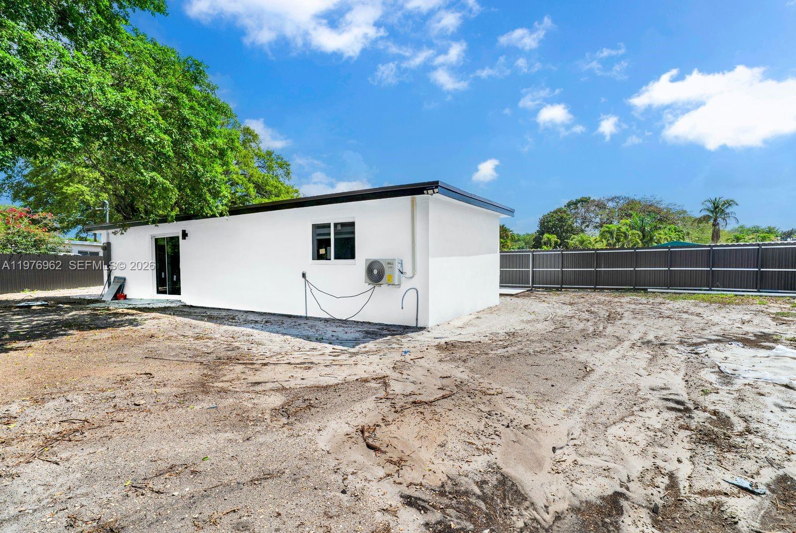 BUNCHE PARK PB 50-20 LOT 1 - Residential