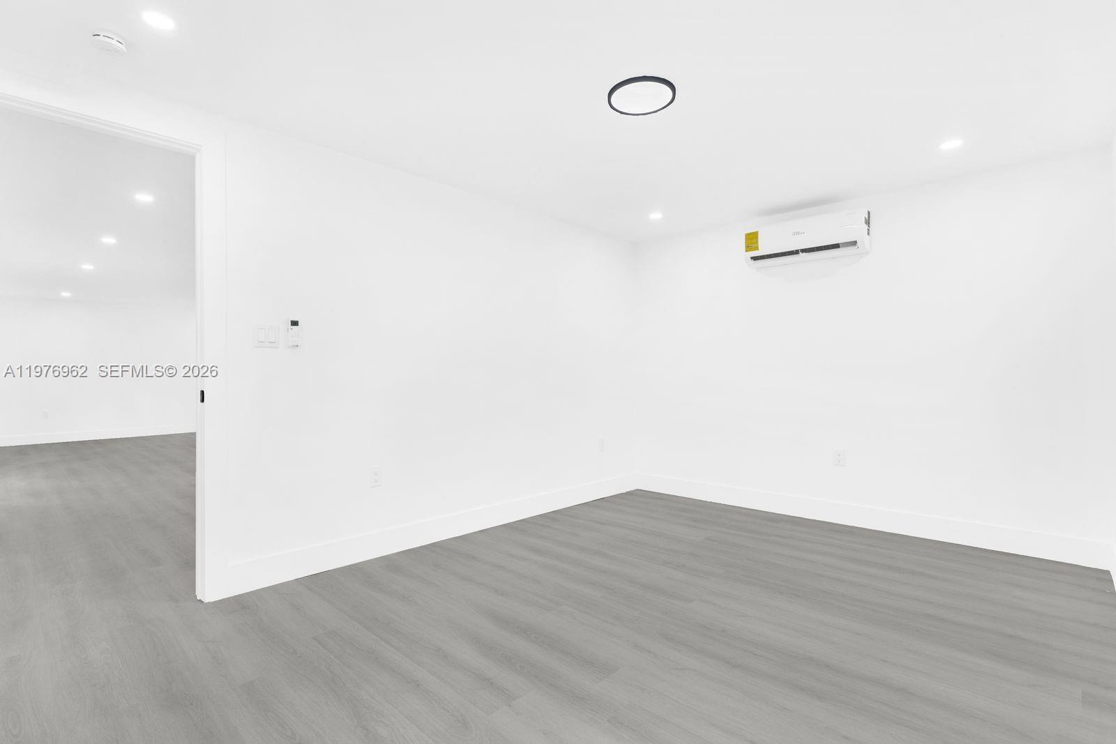 BUNCHE PARK PB 50-20 LOT 1 - Residential