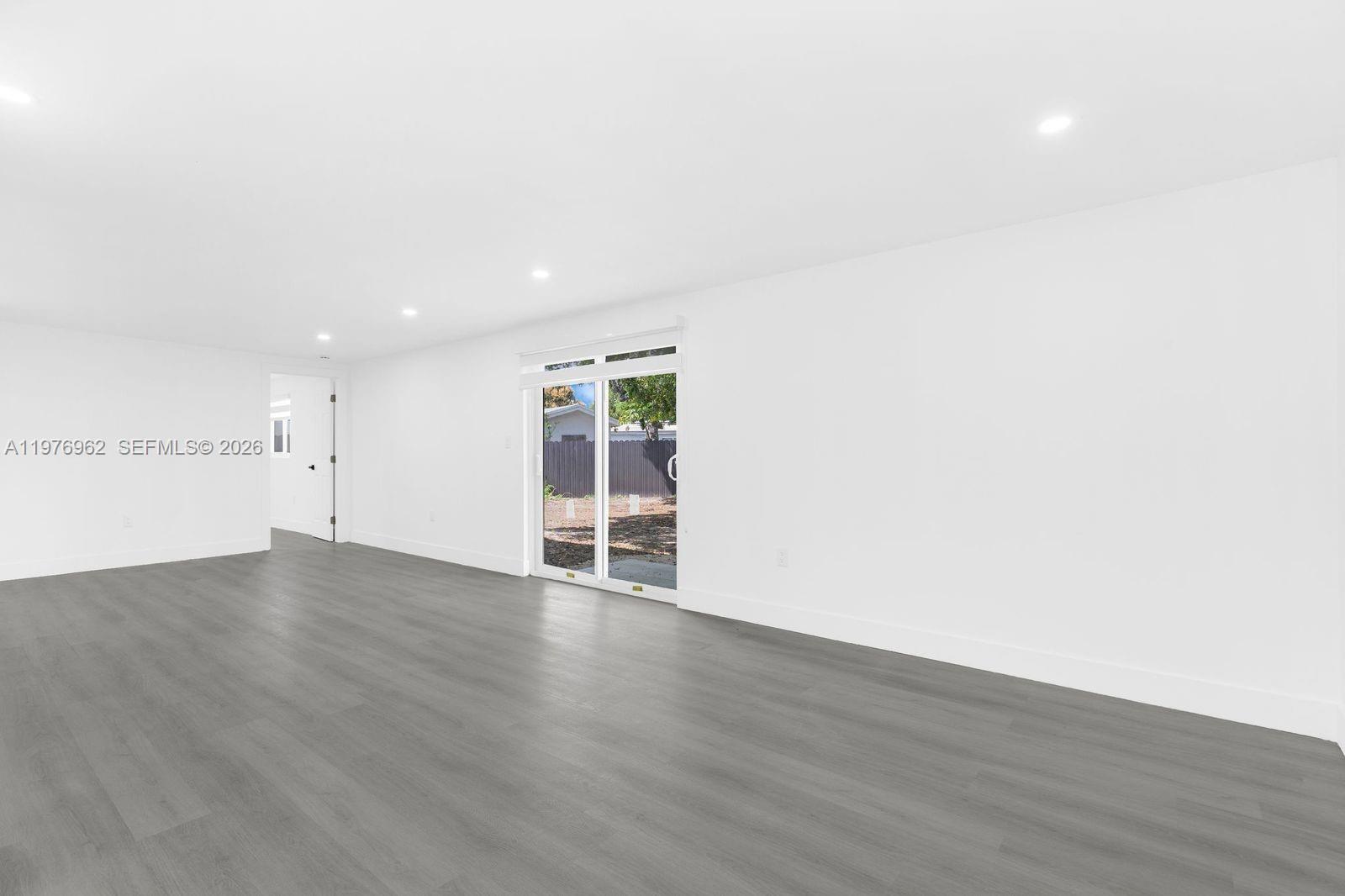 BUNCHE PARK PB 50-20 LOT 1 - Residential