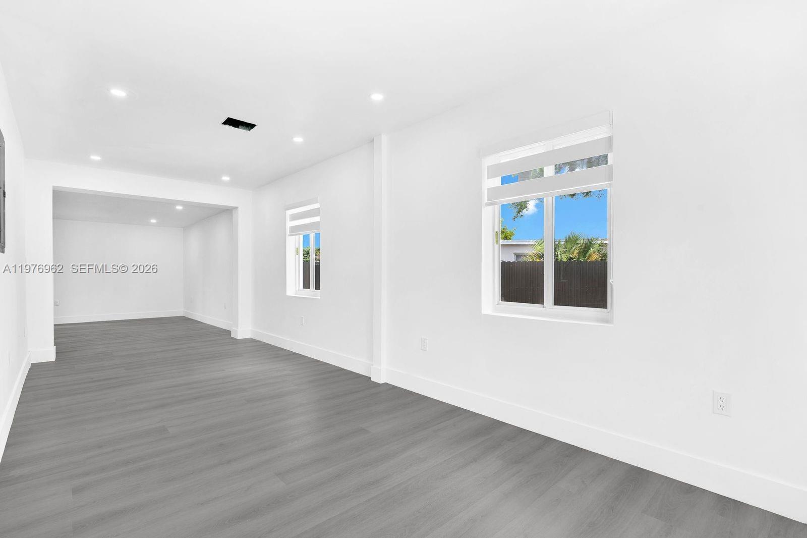 BUNCHE PARK PB 50-20 LOT 1 - Residential