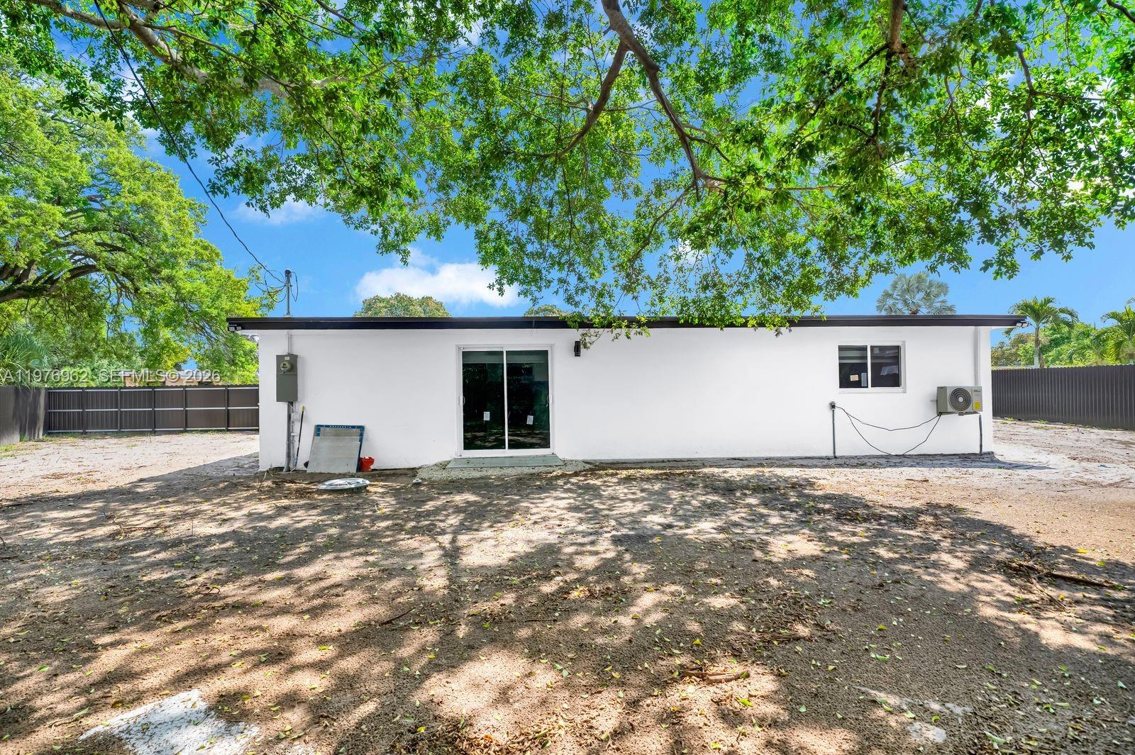 BUNCHE PARK PB 50-20 LOT 1 - Residential