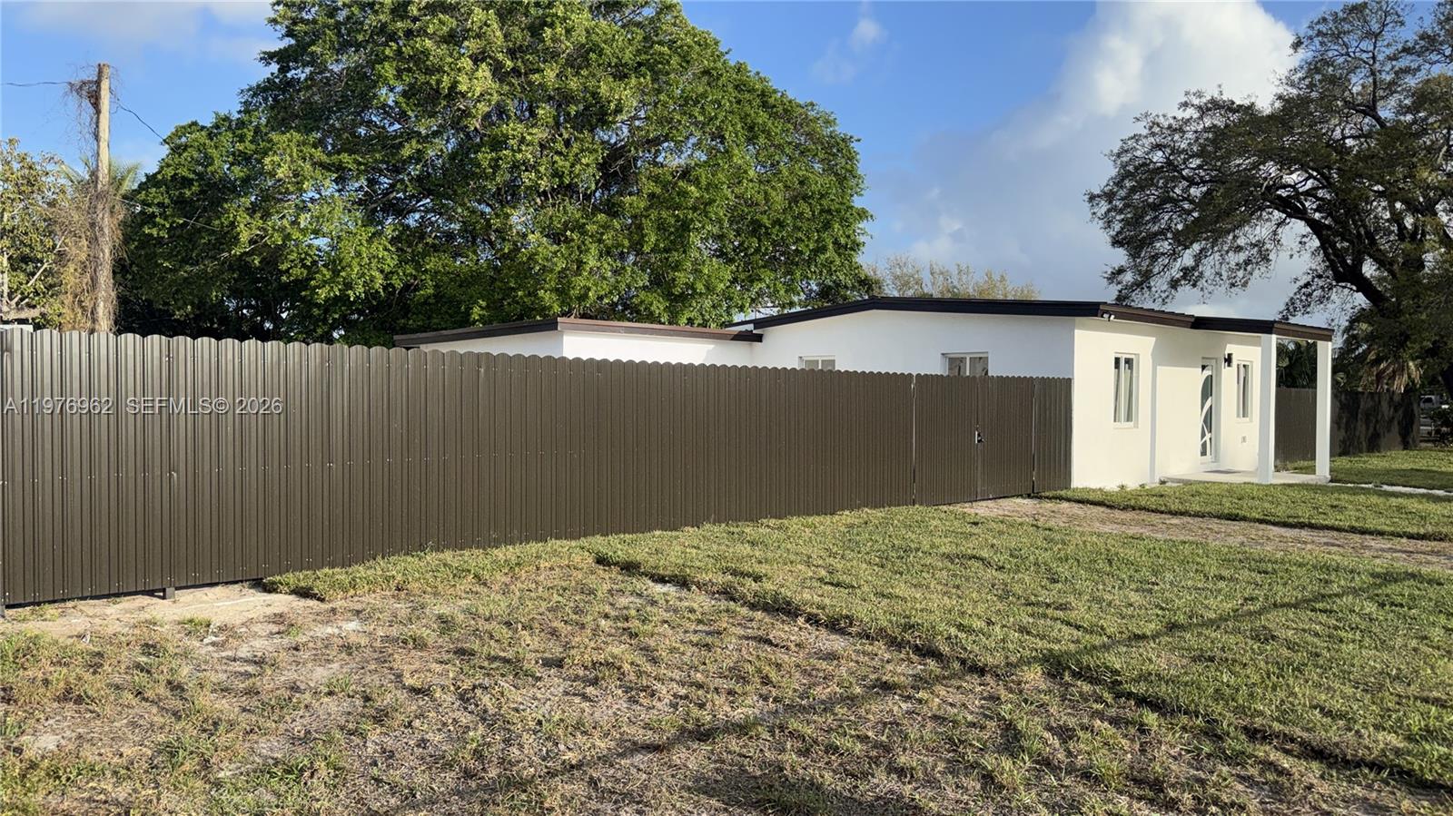 BUNCHE PARK PB 50-20 LOT 1 - Residential