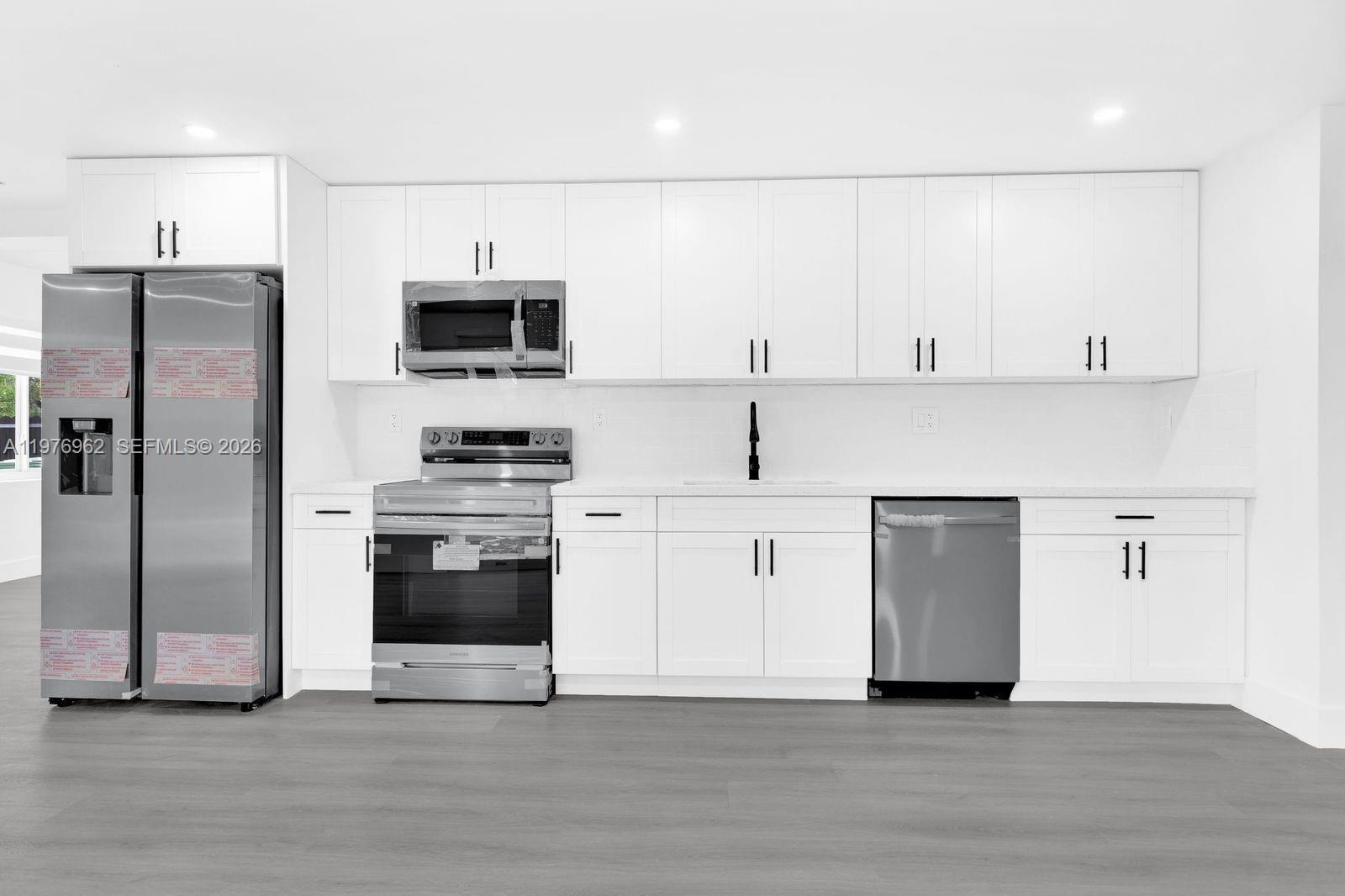 BUNCHE PARK PB 50-20 LOT 1 - Residential