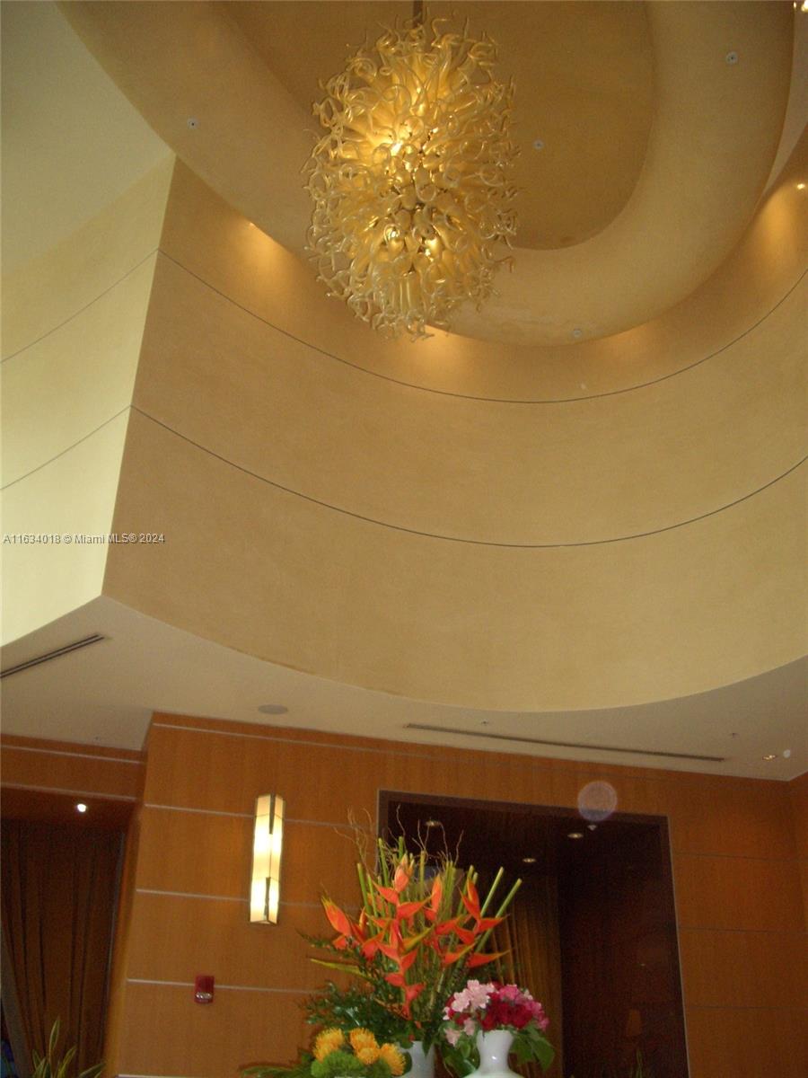 VIZCAYNE SOUTH CONDO - Residential Lease