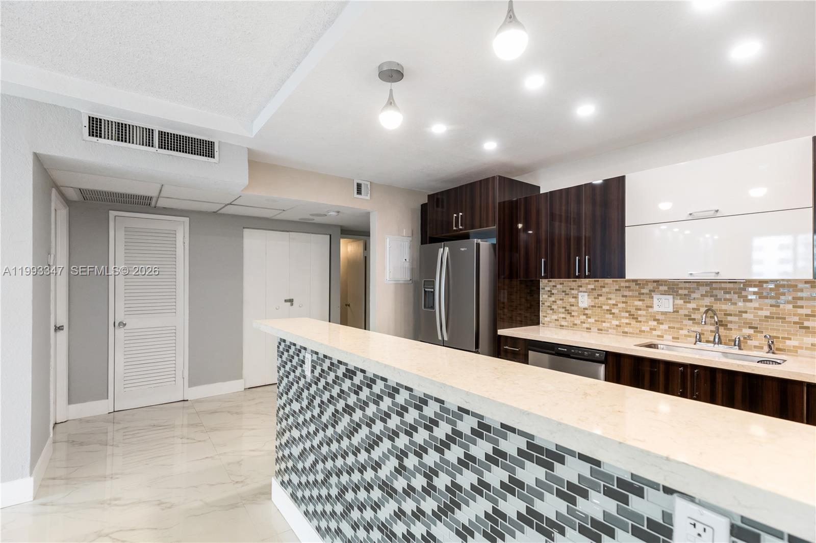 19380 Collins Ave 507