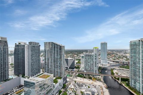 Condominium in Miami FL 68 6th St 42.jpg