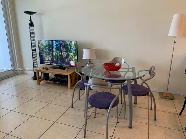 100 Lincoln Rd 512