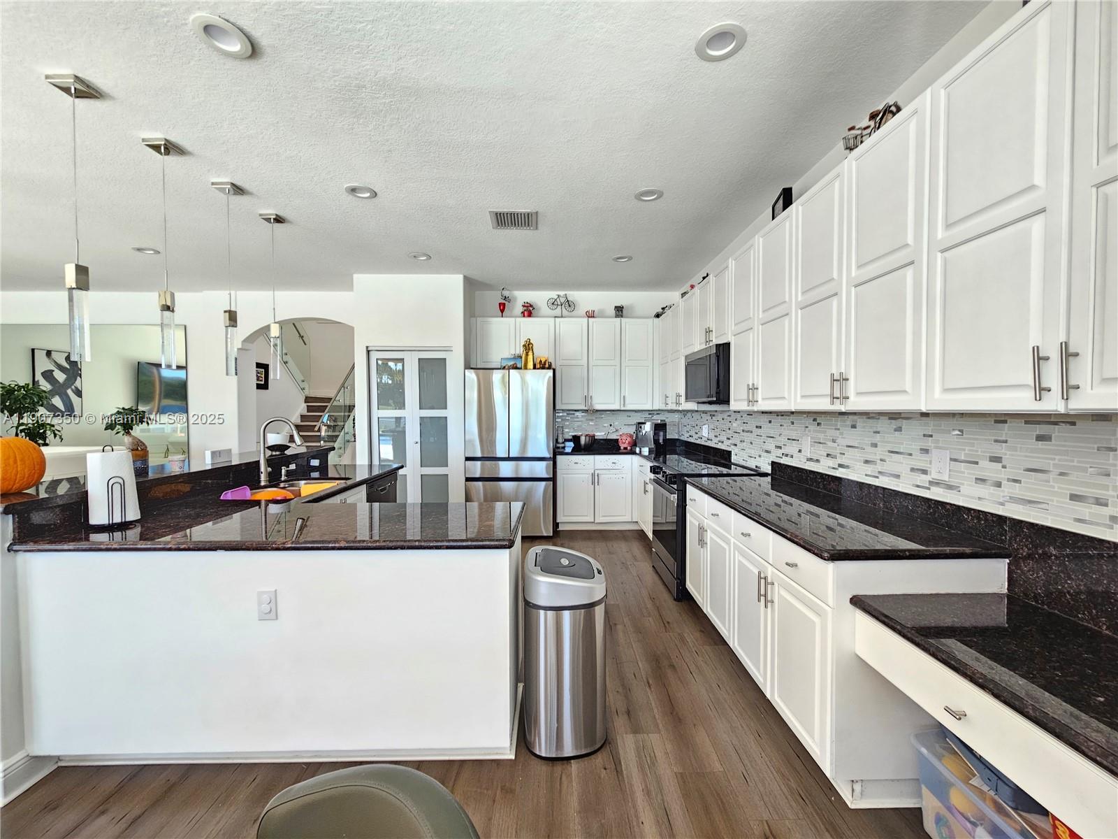 SILVER LAKES PHASE III RE - Residential Lease