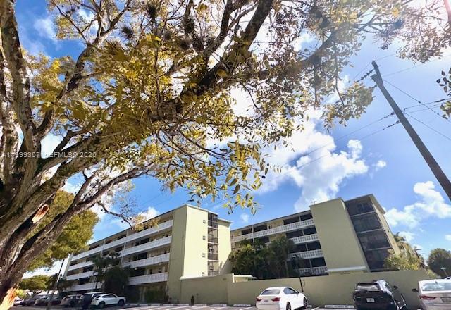 SANTA MONICA CONDOMINIUM - Residential Lease