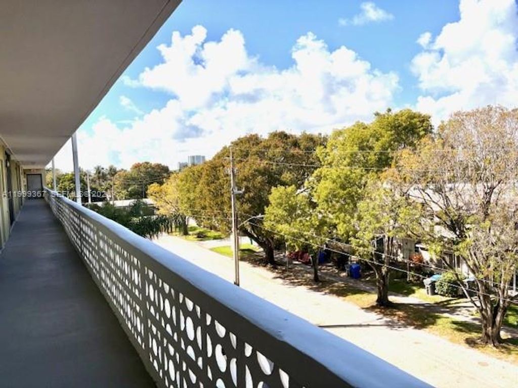 Photo of 1425 Arthur St #403A, Hollywood, FL 33020 (MLS # A11999367)