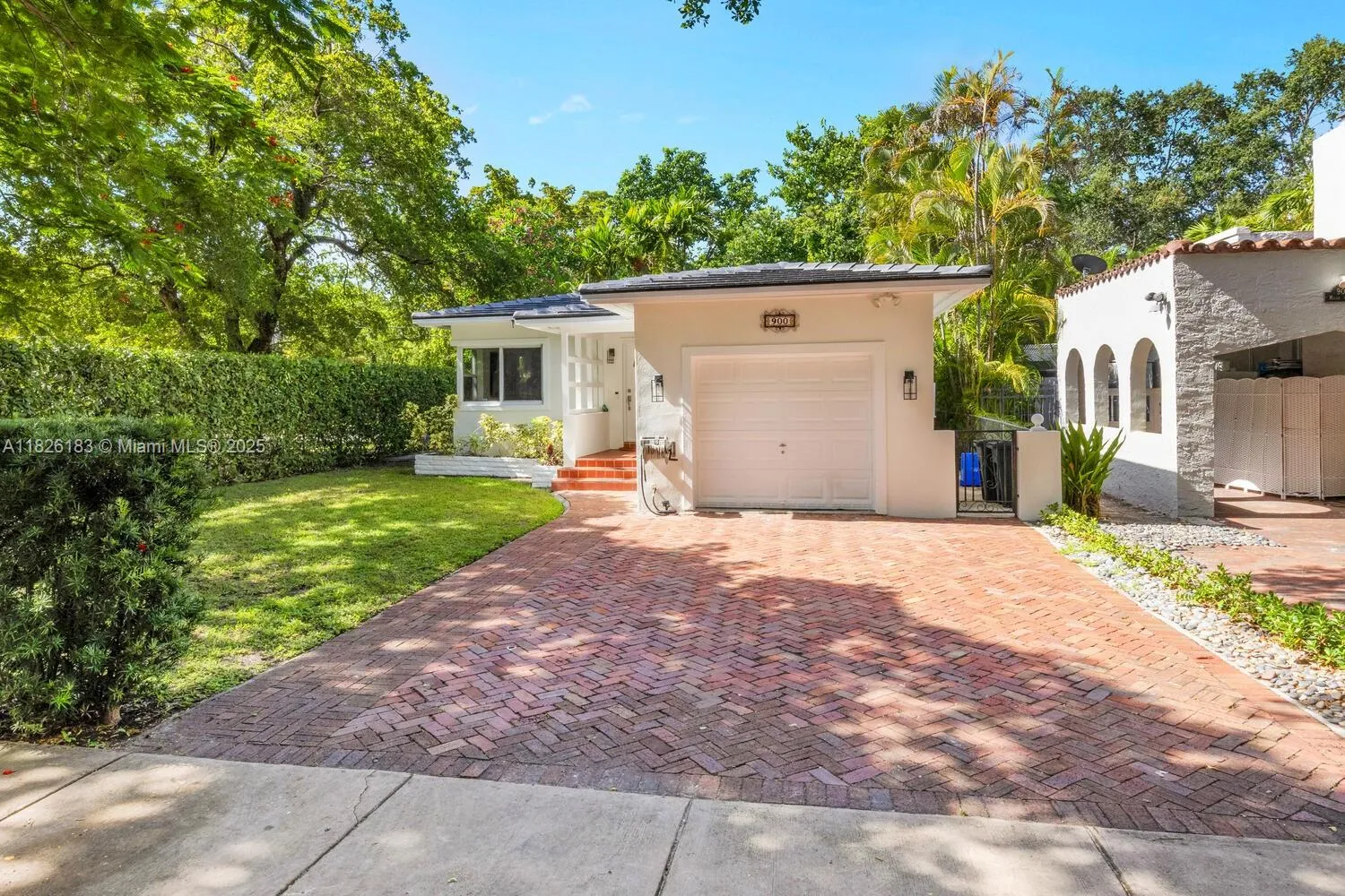 Coral Gables, Florida 33134, United States, 2 Bedrooms Bedrooms, ,2 BathroomsBathrooms,Residential,Coming Soon,157460