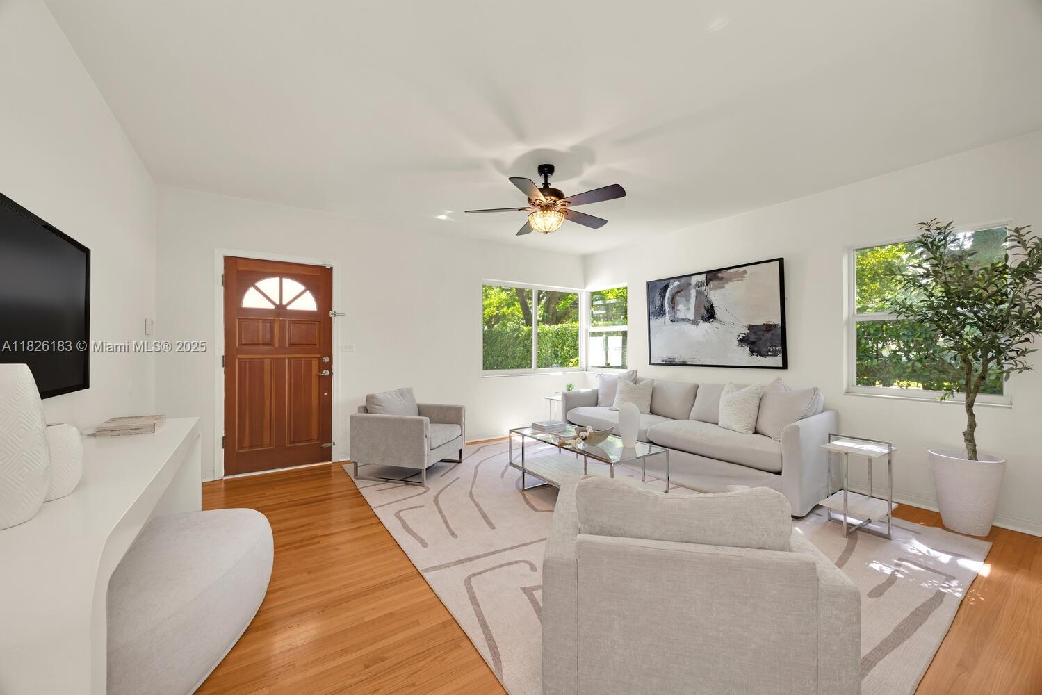 900 MILAN AV, Coral Gables, FL, 33134/$1,175,000 4 900 MILAN AV