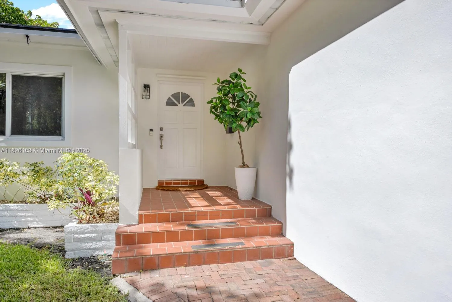 Coral Gables, Florida 33134, United States, 2 Bedrooms Bedrooms, ,2 BathroomsBathrooms,Residential,Coming Soon,157460