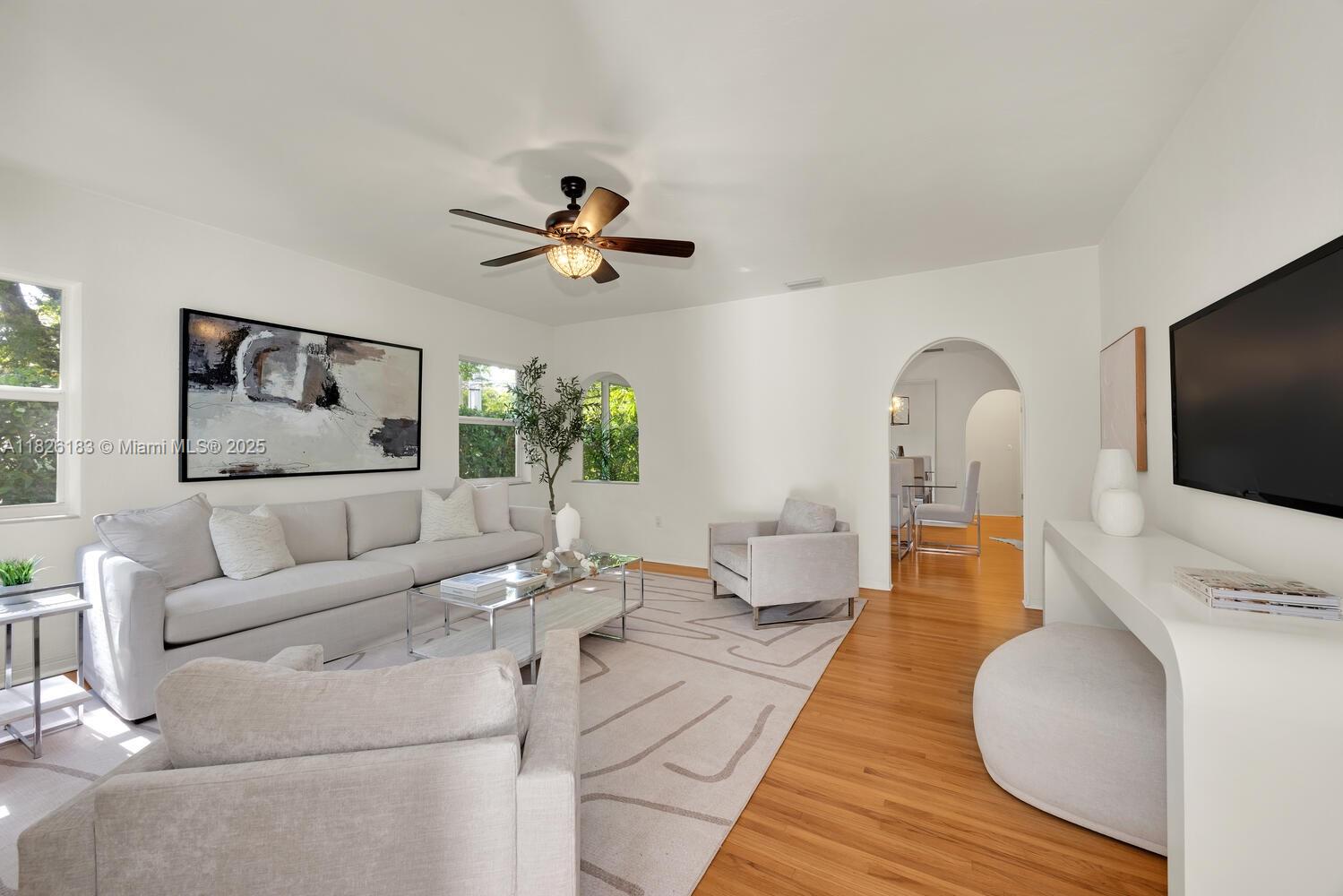 900 MILAN AV, Coral Gables, FL, 33134/$1,175,000 2 900 MILAN AV