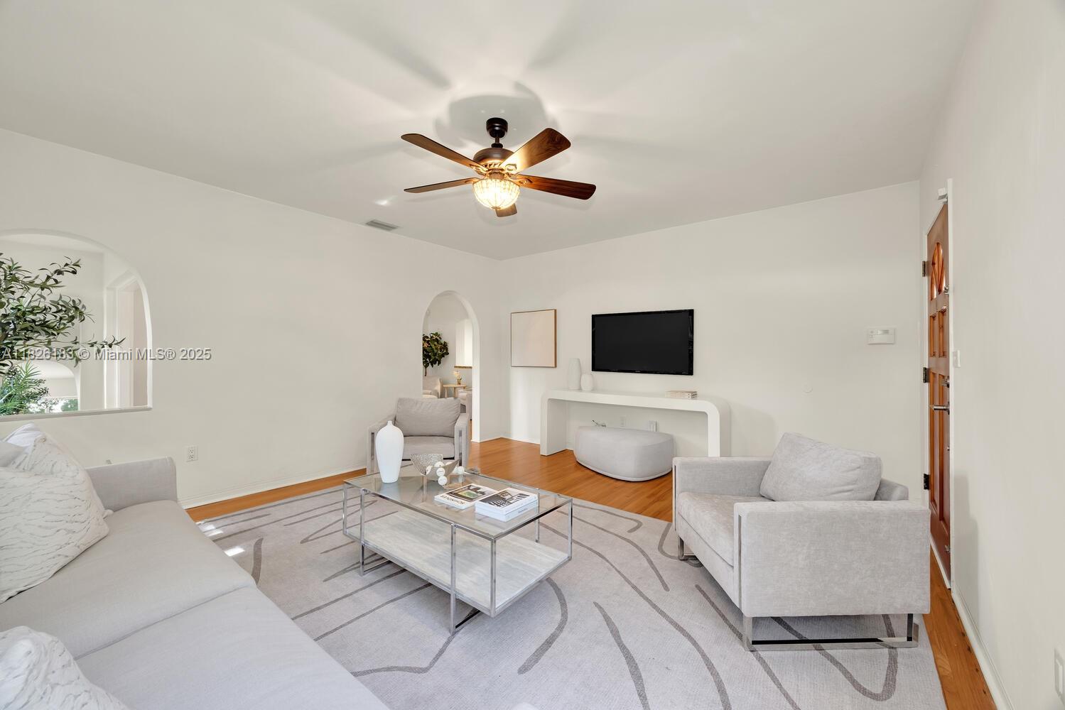 900 MILAN AV, Coral Gables, FL, 33134/$1,175,000 3 900 MILAN AV