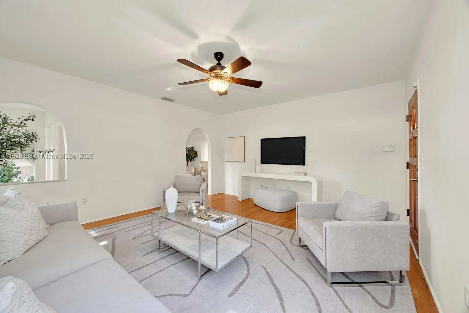 Coral Gables, Florida 33134, United States, 2 Bedrooms Bedrooms, ,2 BathroomsBathrooms,Residential,Coming Soon,157460