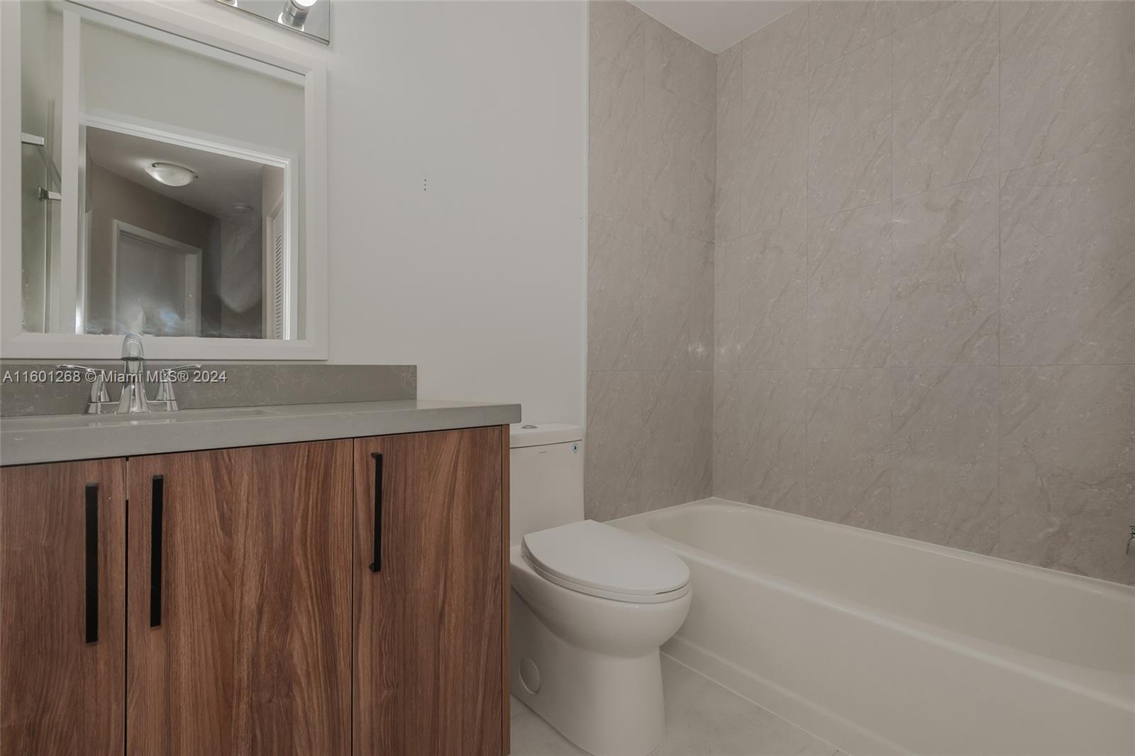 LAKE POINTE SEC 1 - Residential Lease