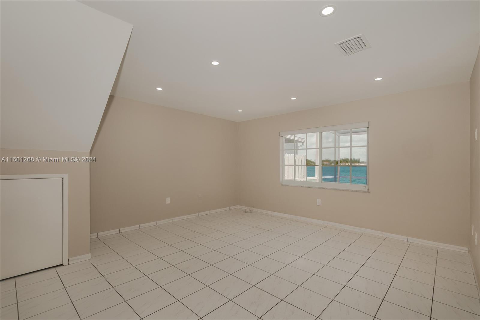 LAKE POINTE SEC 1 - Residential Lease
