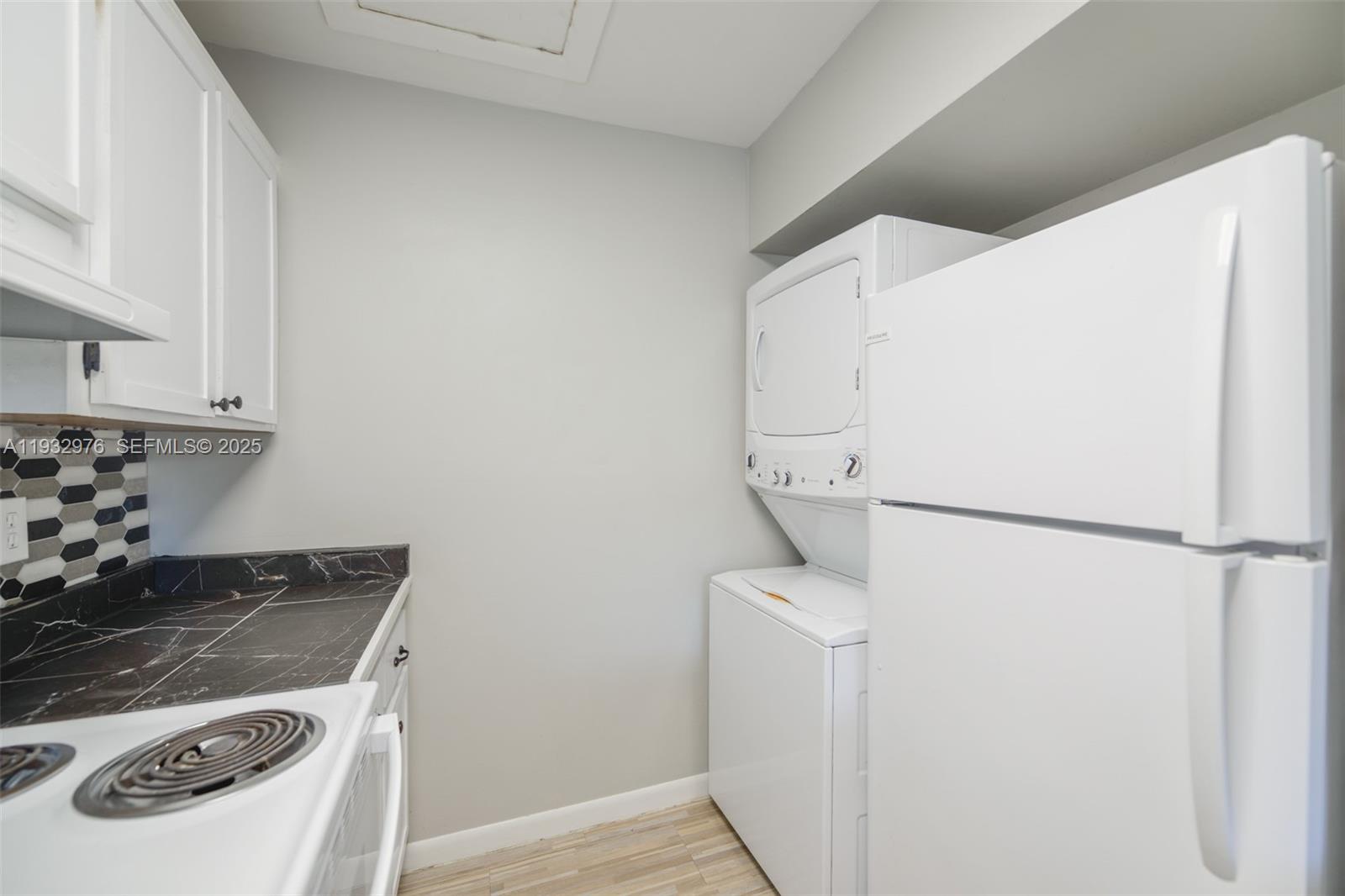 LAGO GRANDE ONE CONDO - Residential