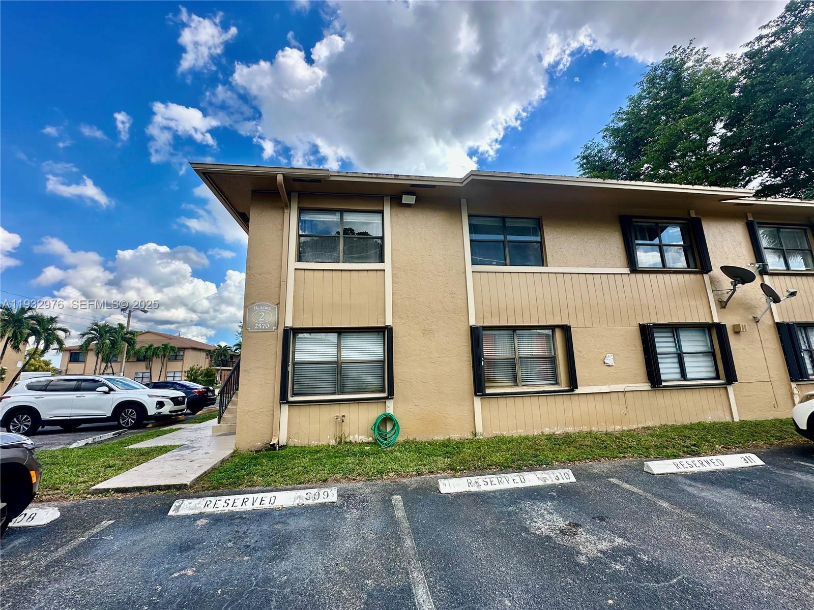 LAGO GRANDE ONE CONDO - Residential