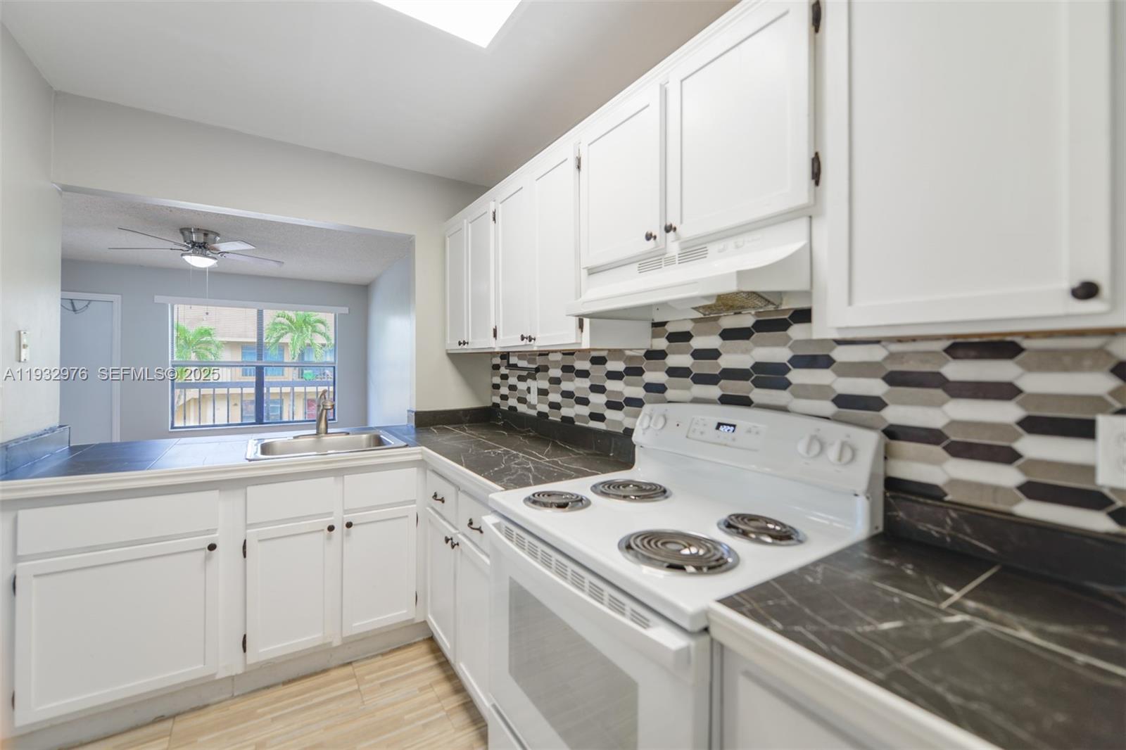 LAGO GRANDE ONE CONDO - Residential