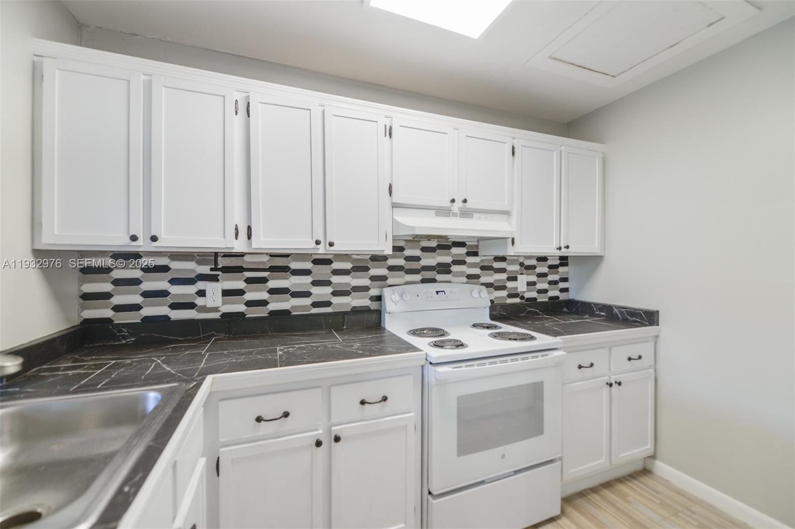 LAGO GRANDE ONE CONDO - Residential