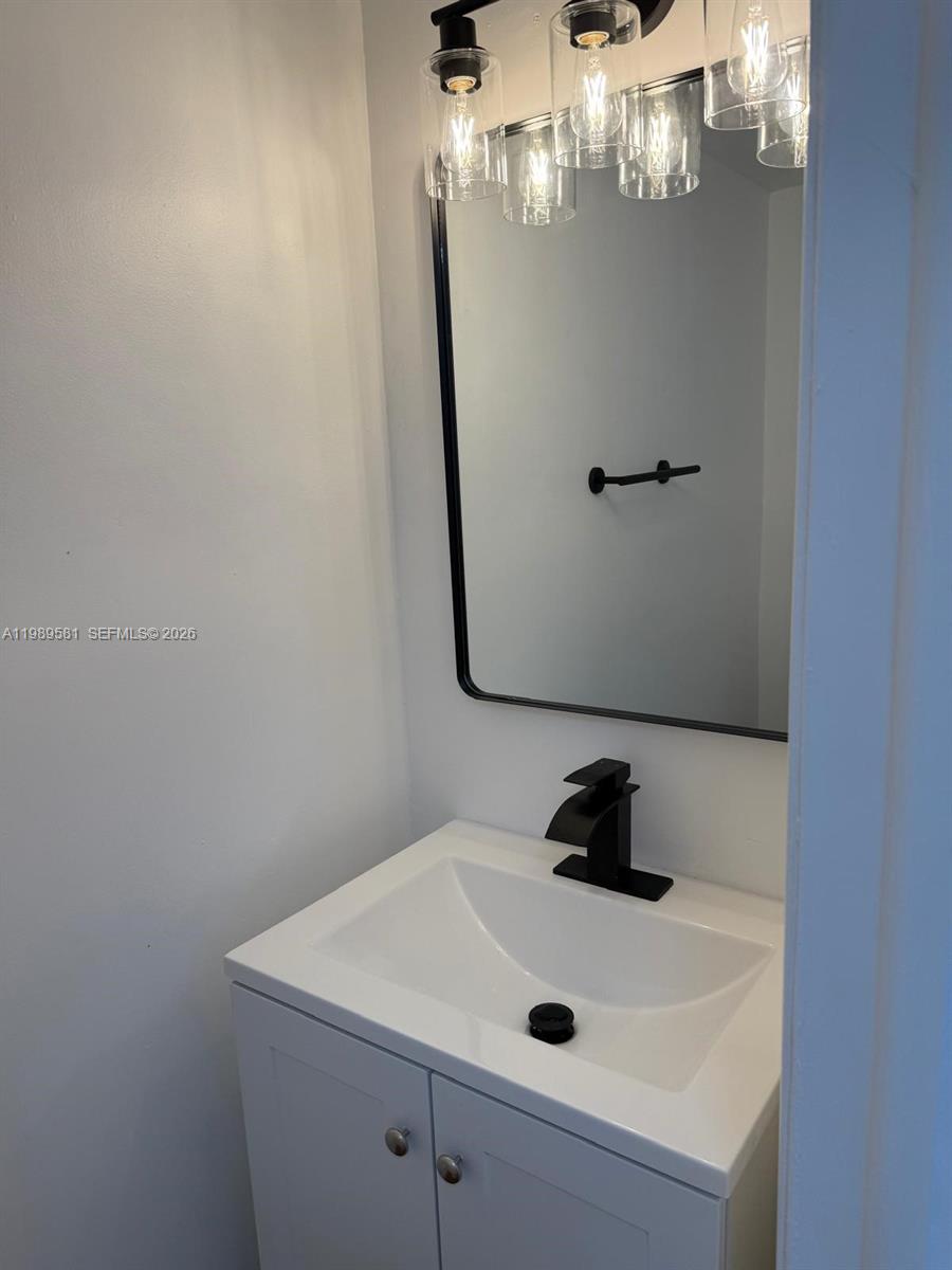 BRENTWOOD WEST TOWNHOUSES - Residential Lease