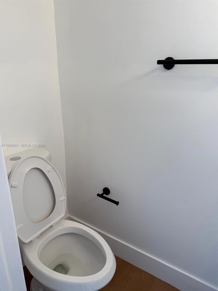 BRENTWOOD WEST TOWNHOUSES - Residential Lease