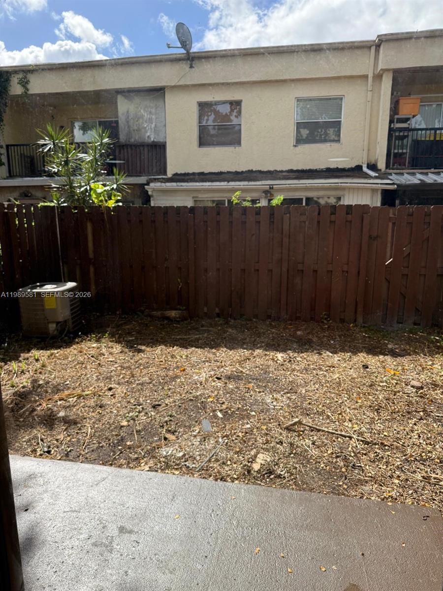 BRENTWOOD WEST TOWNHOUSES - Residential Lease