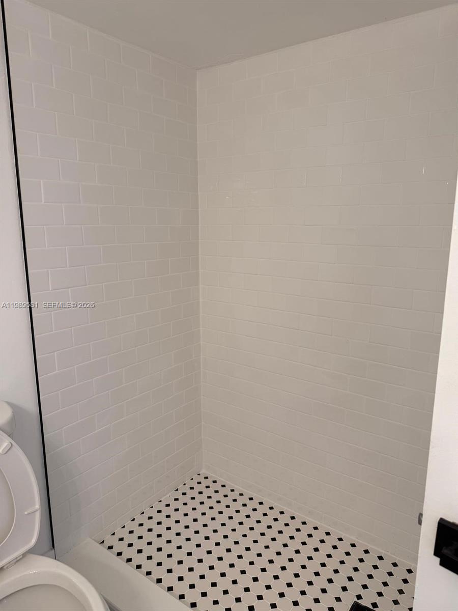 BRENTWOOD WEST TOWNHOUSES - Residential Lease