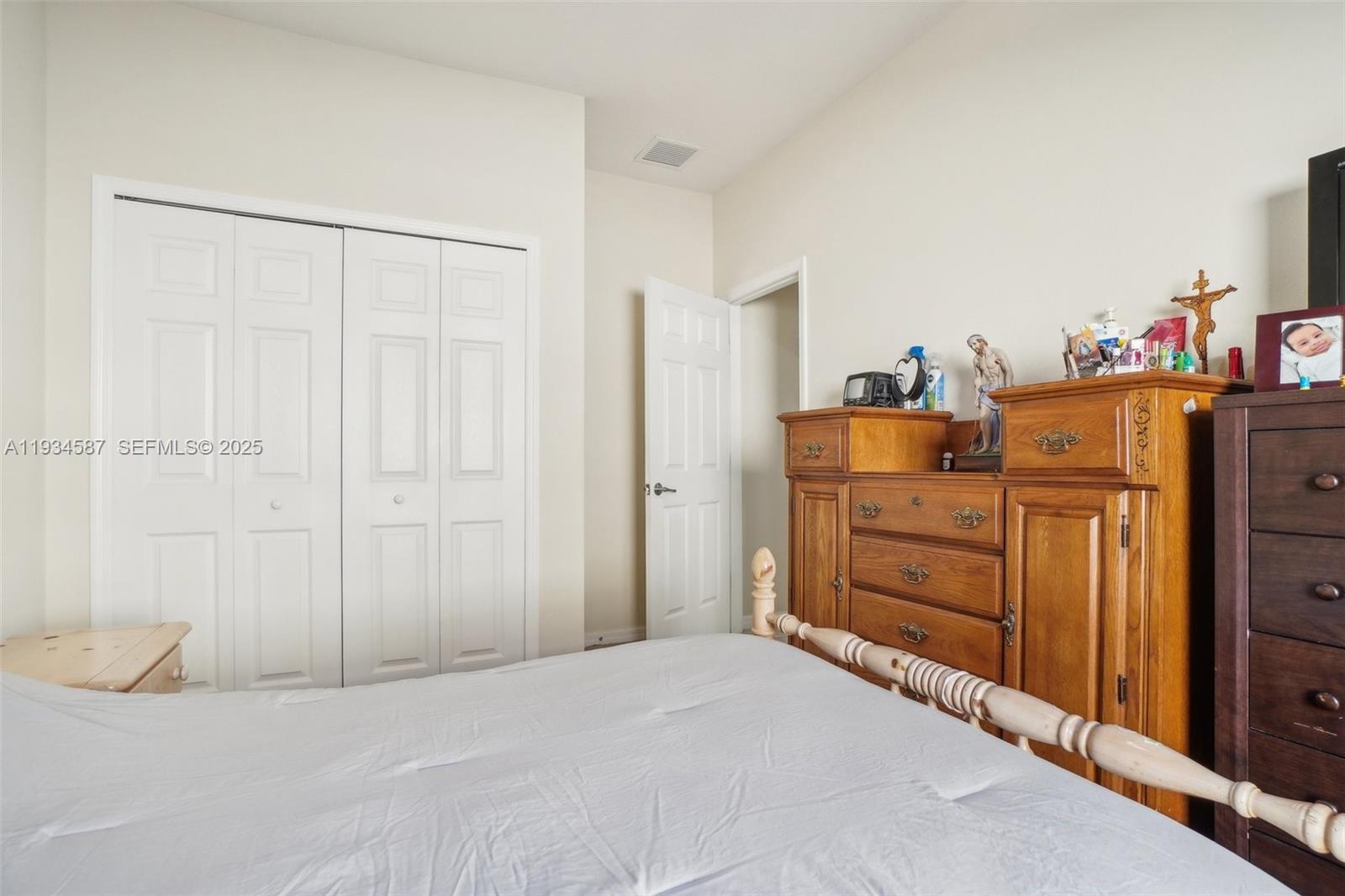 VILLA SORRENTO PB 133 PGS - Residential