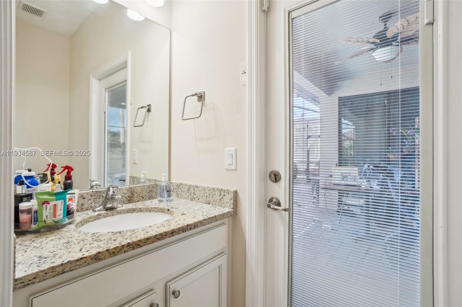 VILLA SORRENTO PB 133 PGS - Residential