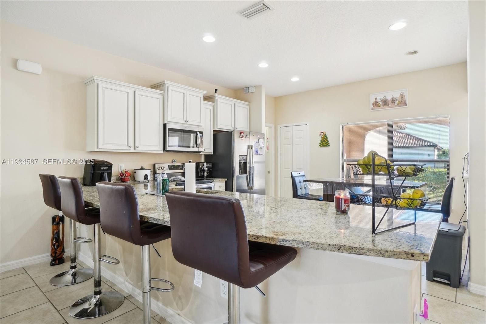 VILLA SORRENTO PB 133 PGS - Residential