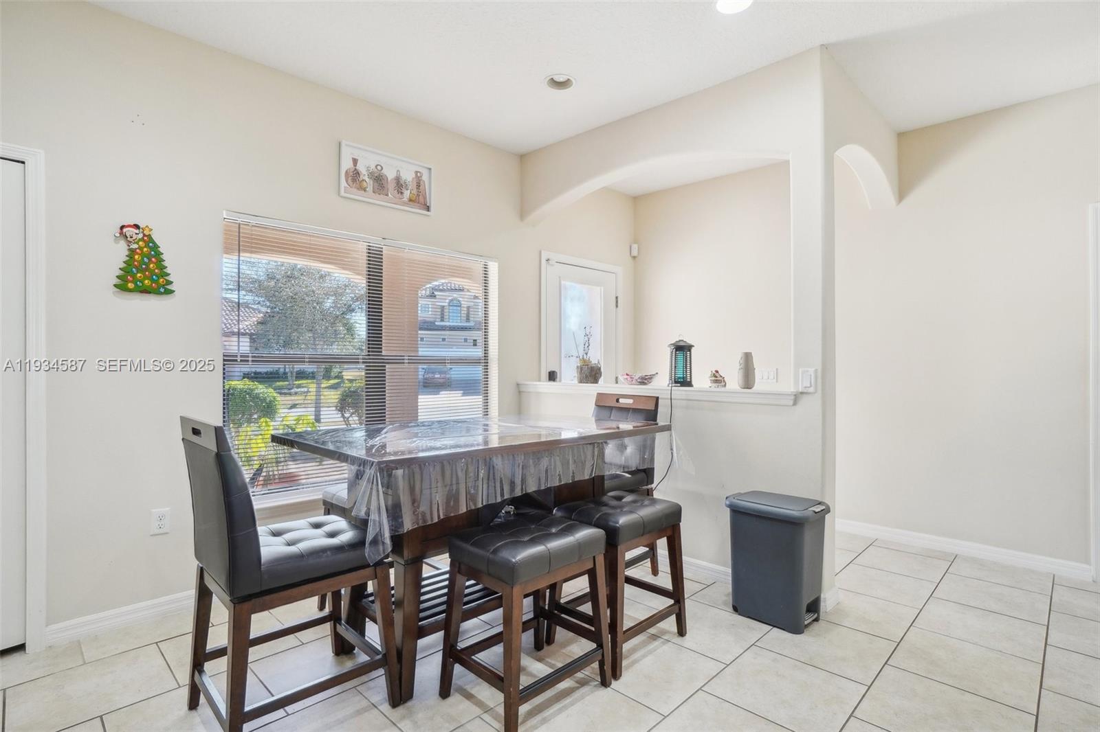 VILLA SORRENTO PB 133 PGS - Residential